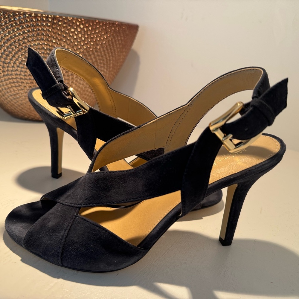 Beautiful Michael Kors navy suede heels
